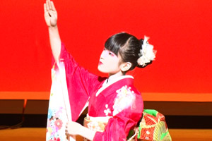 二千奈会による舞踊「京人形」