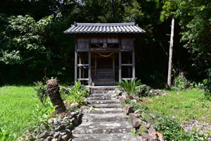 王之山神社の本堂
