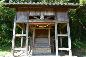 王之山神社の本堂
