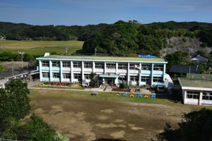 平山小学校