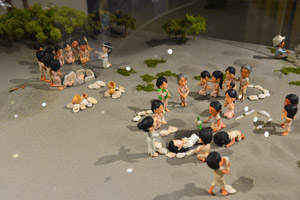 集団墓地の復元模型
