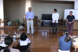 �j���̑t��