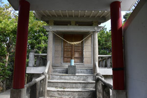 屋久津塩釜神社の神殿