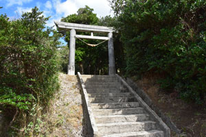 屋久津塩釜神社の参拝道
