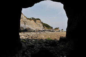 鉄浜海岸洞穴