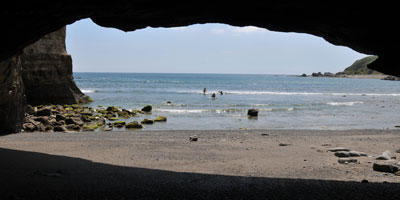鉄浜海岸洞穴2012年4月8日