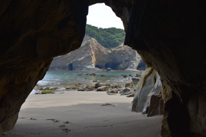 浜田海岸の洞穴風景2019年4月20日