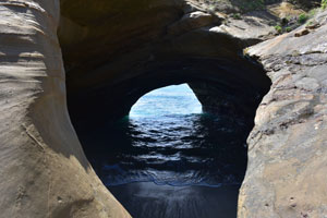 竹崎海岸の洞穴風景2019年4月20日