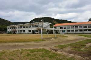 安納小学校の校舎