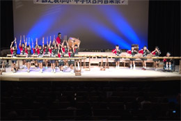 国上小学校2〜4年生による竹太鼓演奏