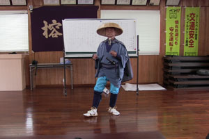 松田さんの余興「きよしのソーラン節」の舞踊