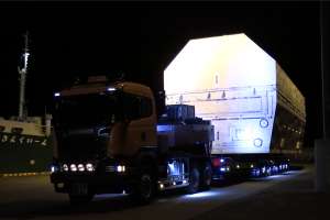 1�i�ڃ��P�b�g�@�̃R���e�i�̐��؂�